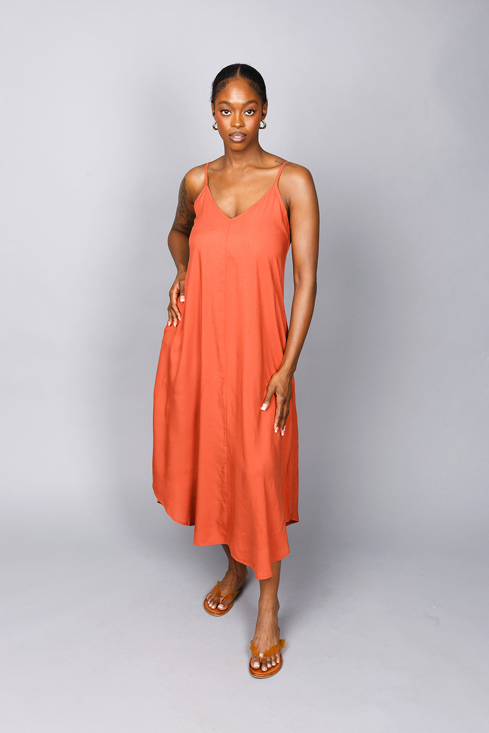 CAMI MIDI DRESS W/ SIDE POCKETS| RUST