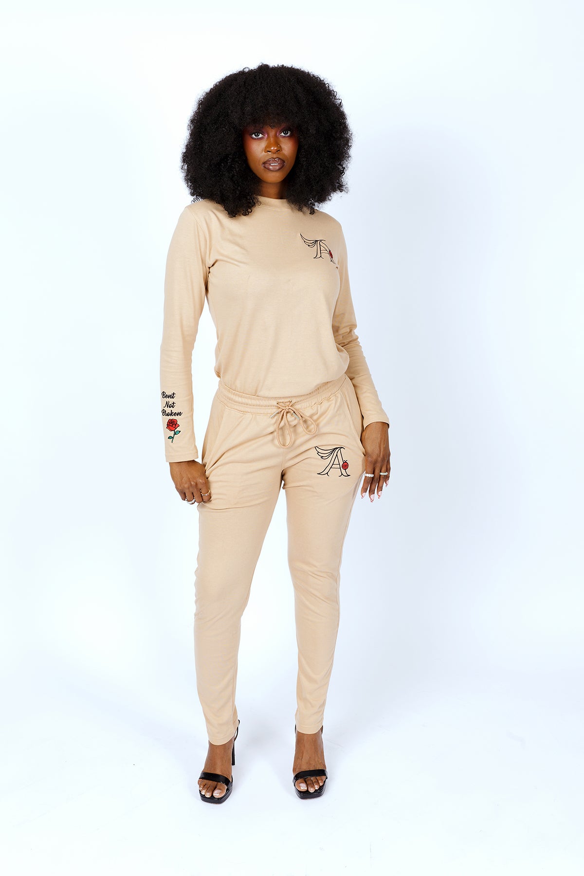 THE ASHLEY COLLECTION- COTTON JERSEY LONG SLEEVE JOGGER SET-CREAM