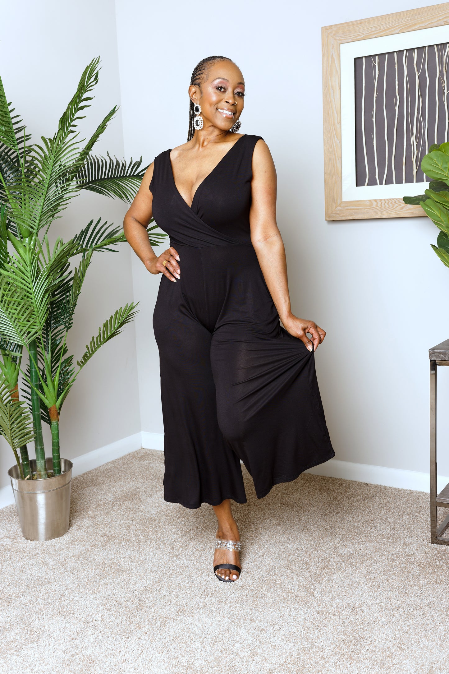 SURPLICE NECKLINE SLEEVELESS JUMPSUIT W/ POCKETS| BLACK