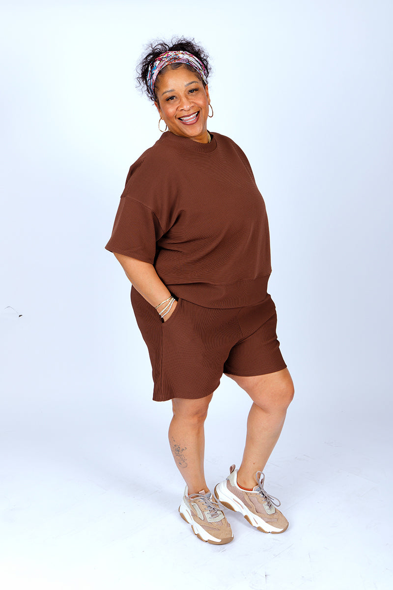 PLUS SIZE RIBBED ROUND NECK WAIST BANDED SHORTS SET- CHOCOLATE