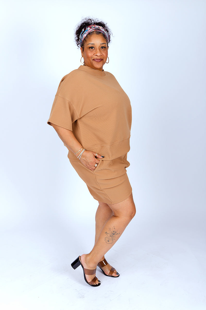 PLUS SIZE RIBBED ROUND NECK WAIST BANDED SHORTS SET- CARAMEL