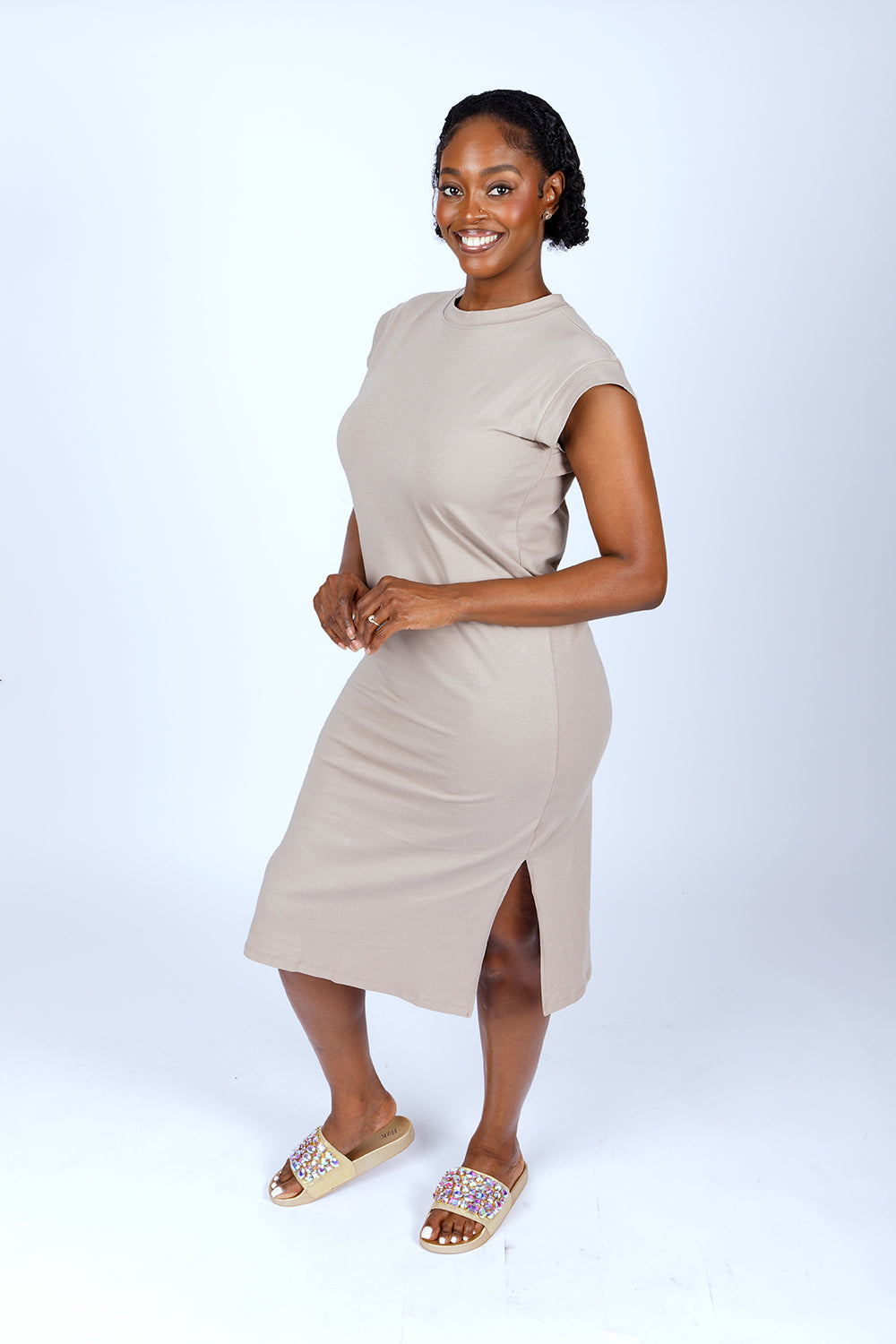 ROUND NECK SHORT SLEEVE MIDI DRESS W/ SLITS| ASH MOCHA